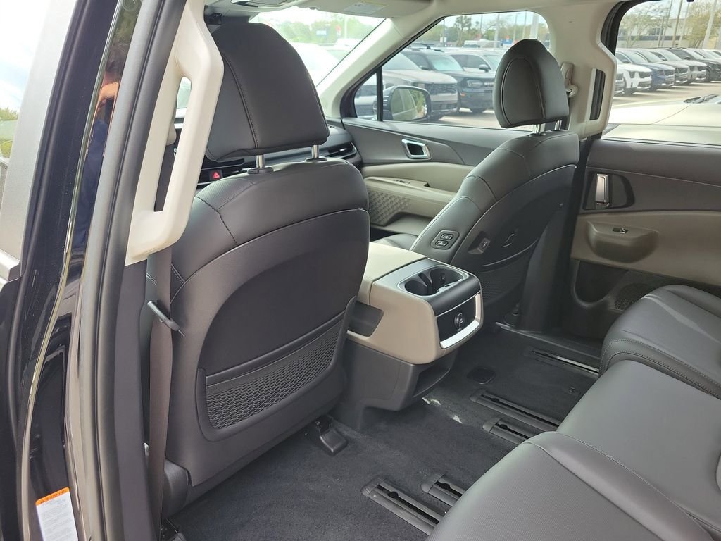 New 2026 Kia Carnival EX FWD image 17