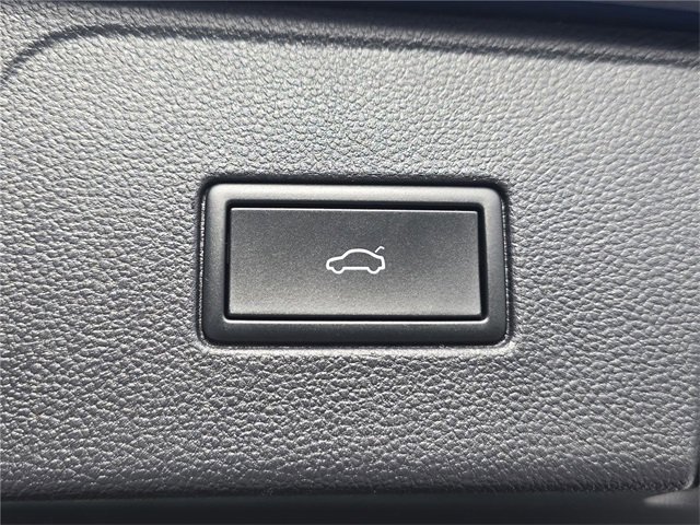 Used 2023 Volkswagen Atlas SE w/ Panoramic Sunroof Package image 26