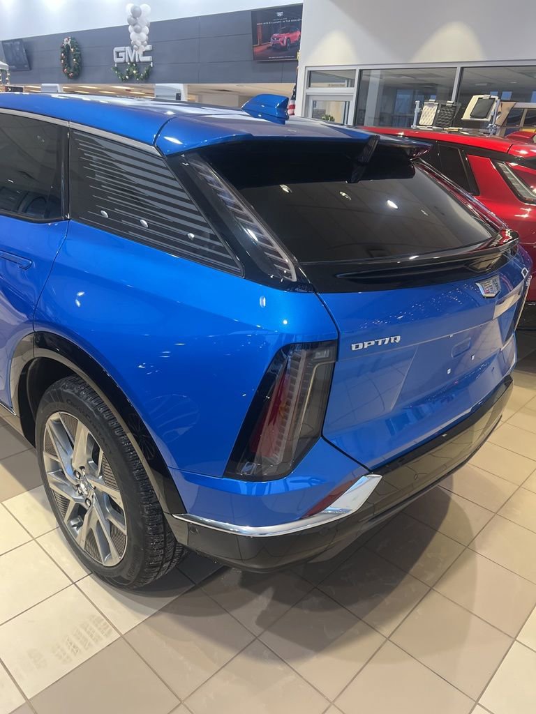 New 2026 Cadillac Optiq Luxury 1 image 5