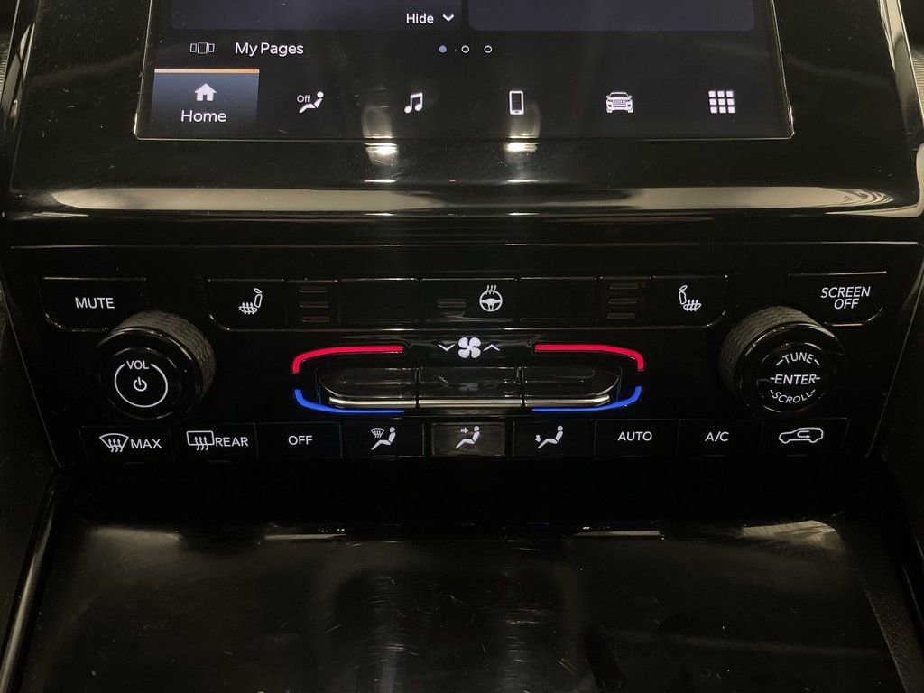 Used 2023 Jeep Grand Cherokee Laredo image 11