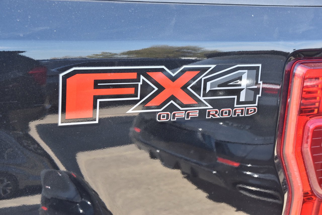Used 2022 Ford F250 Platinum w/ FX4 Off-Road Package AWD/4WD image 13