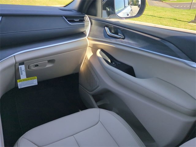 New 2025 Jeep Grand Cherokee Limited w/ Trailer Tow Package image 17