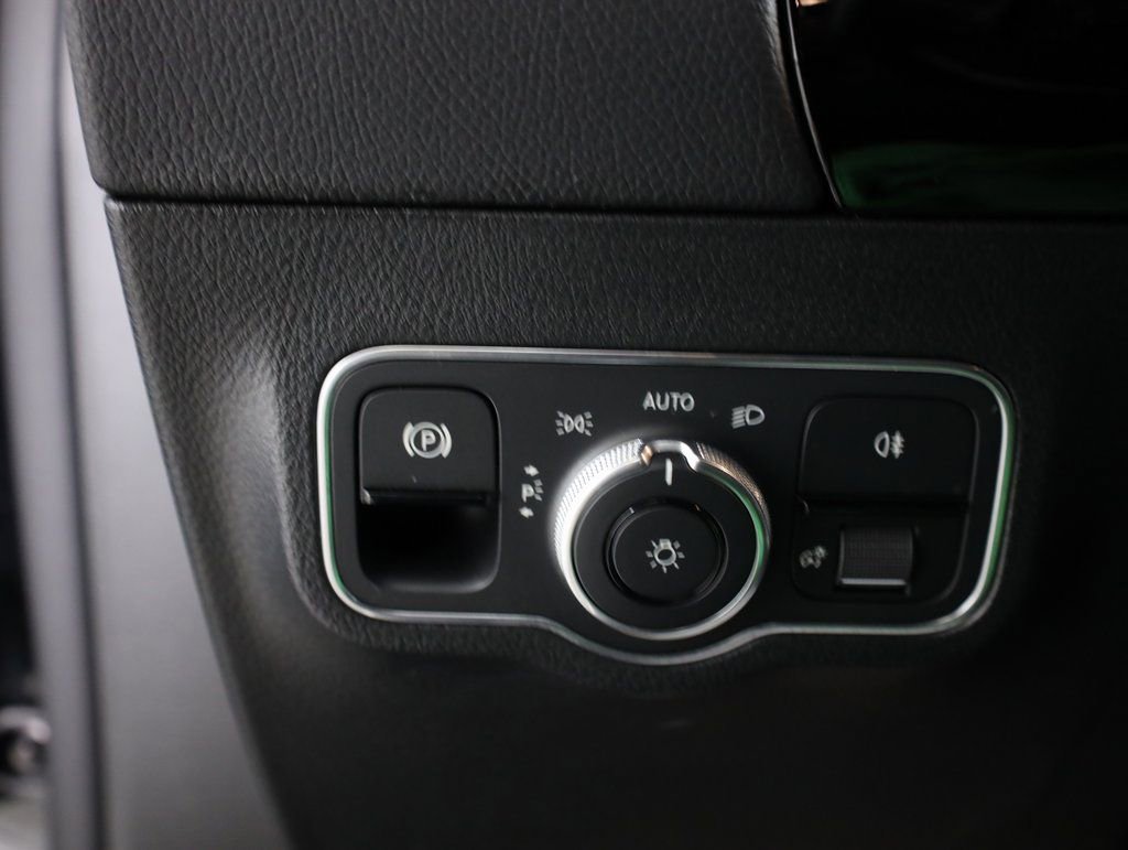 Certified 2022 Mercedes-Benz GLA 250 4MATIC image 11