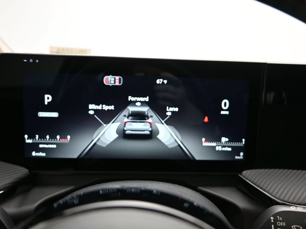 New 2026 Nissan Kicks SR FWD image 16