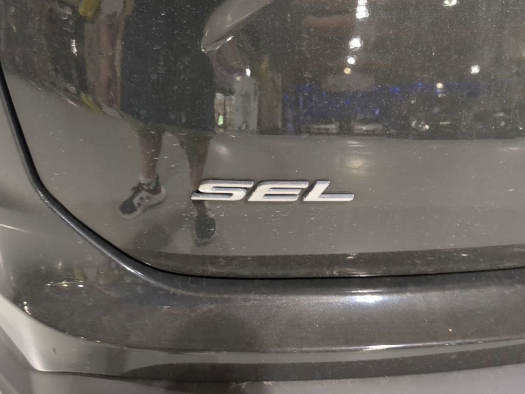 Used 2022 Ford Edge SEL w/ Convenience Package image 11