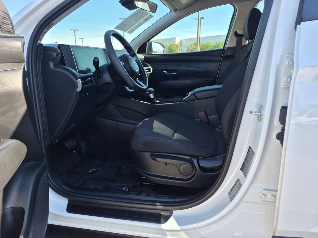 Used 2025 Hyundai Tucson SE image 10