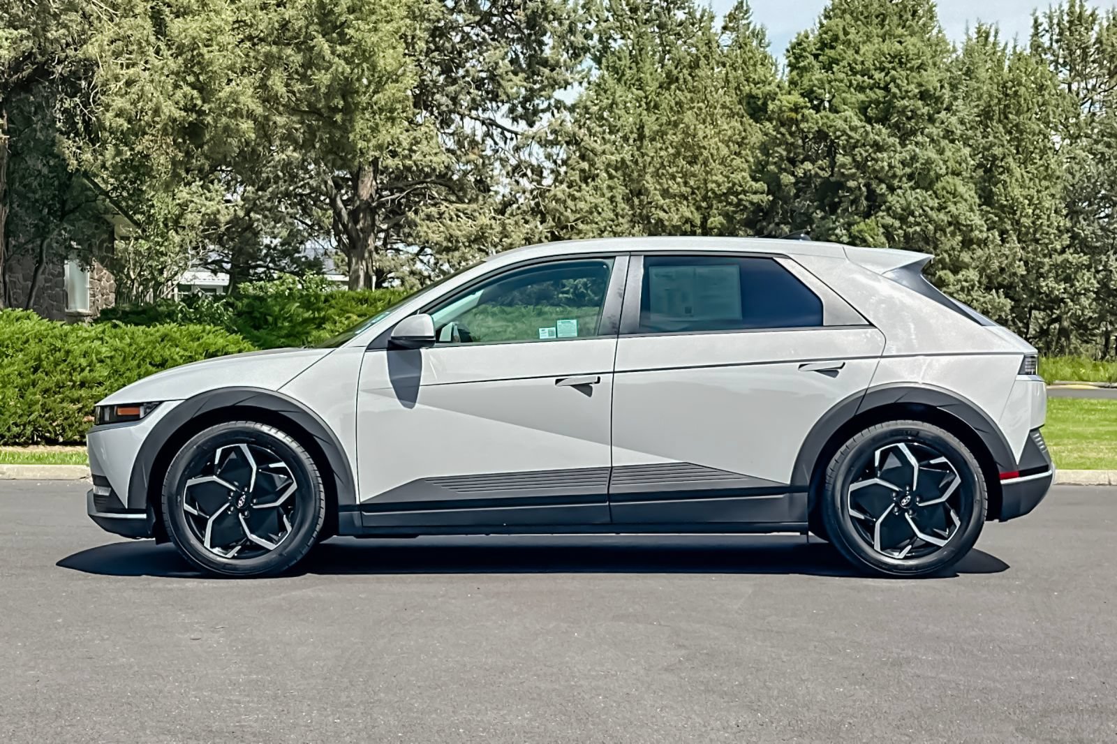 Certified 2024 Hyundai Ioniq 5 SEL RWD image 8