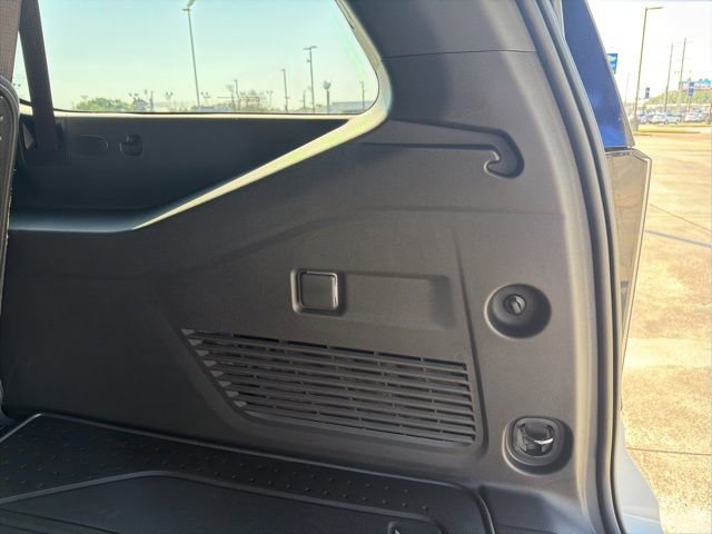 New 2026 Chevrolet Suburban LS image 18