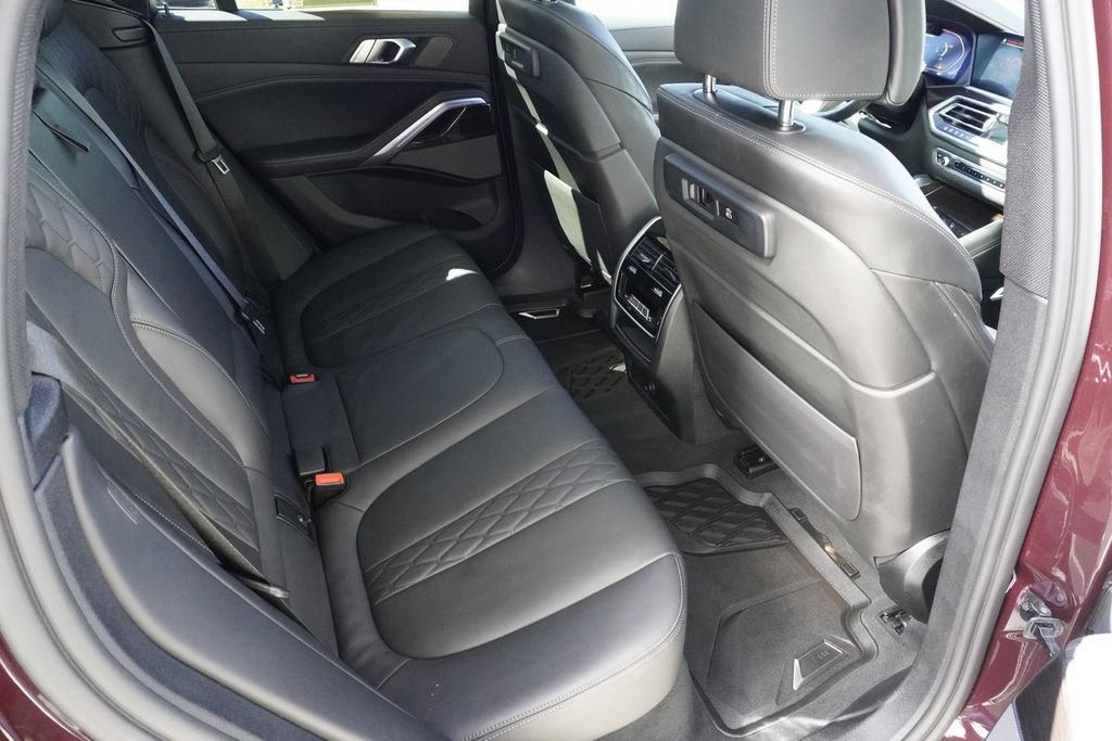 Used 2021 BMW X6 M50i AWD/4WD image 26
