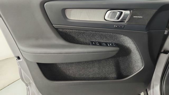 Certified 2026 Volvo XC40 B5 Ultra w/ Climate Package AWD/4WD image 9