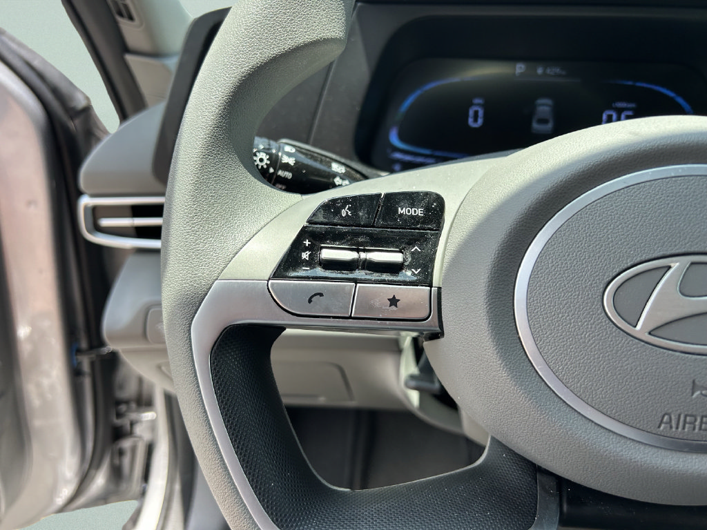 New 2025 Hyundai Elantra SE FWD image 26