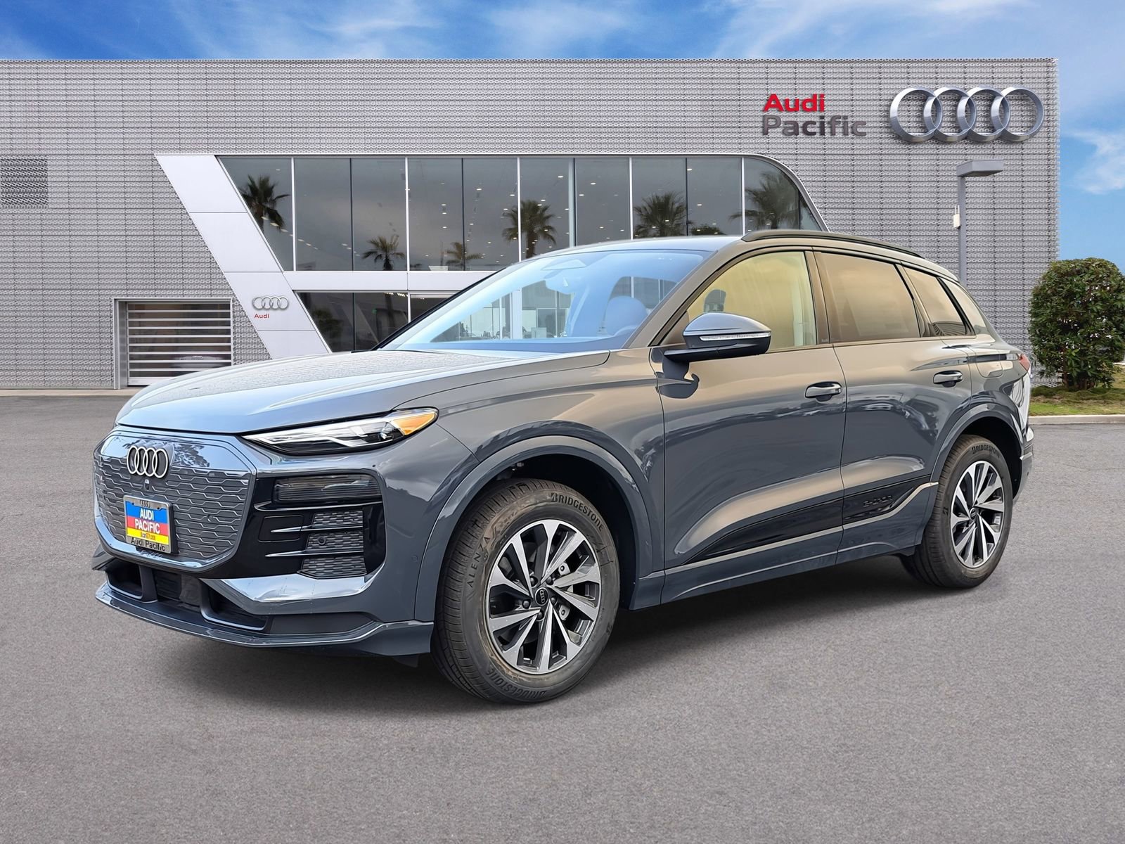 New 2025 Audi Q6 e-tron Premium