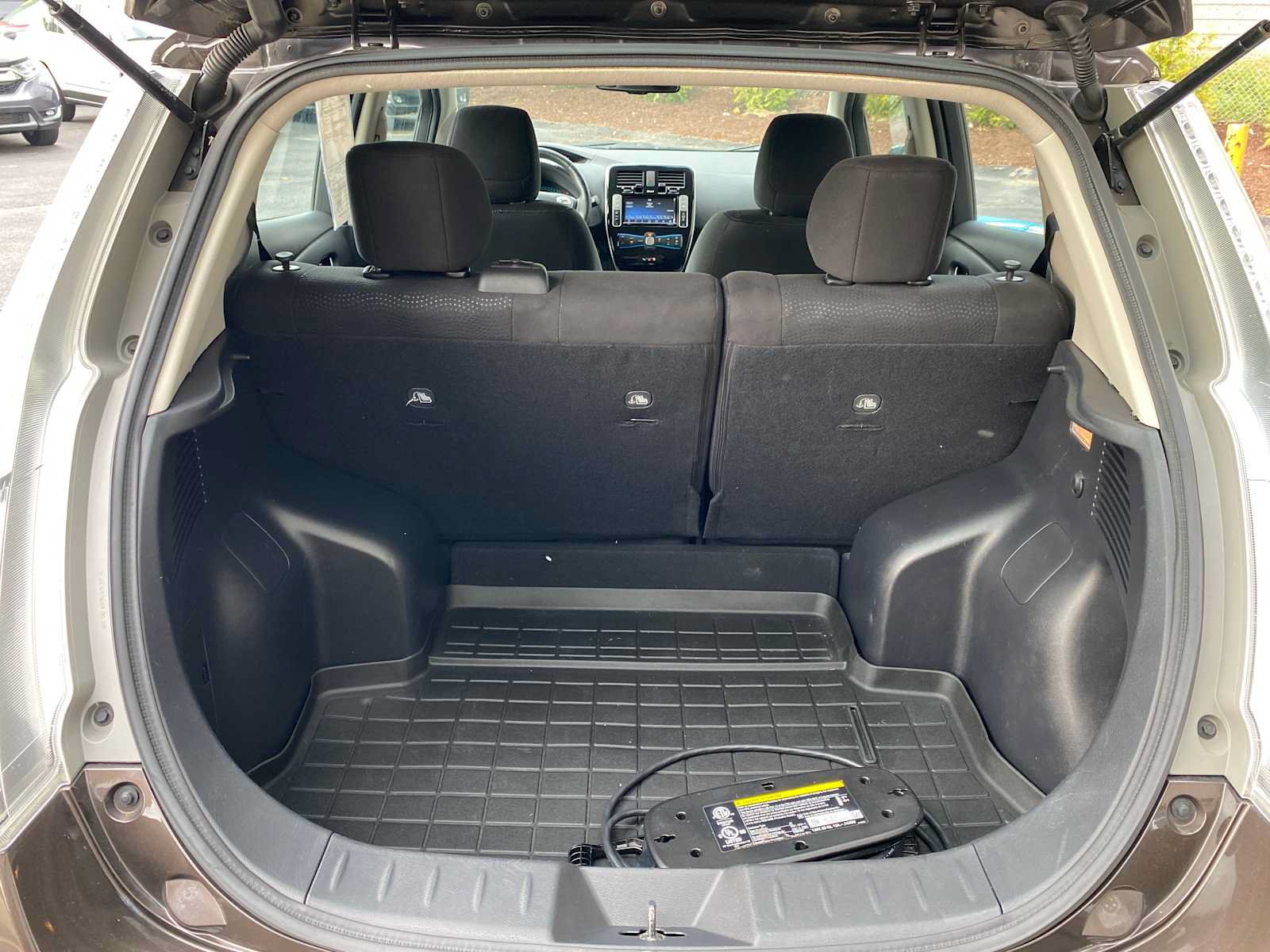 Used 2016 Nissan Leaf SV FWD image 29