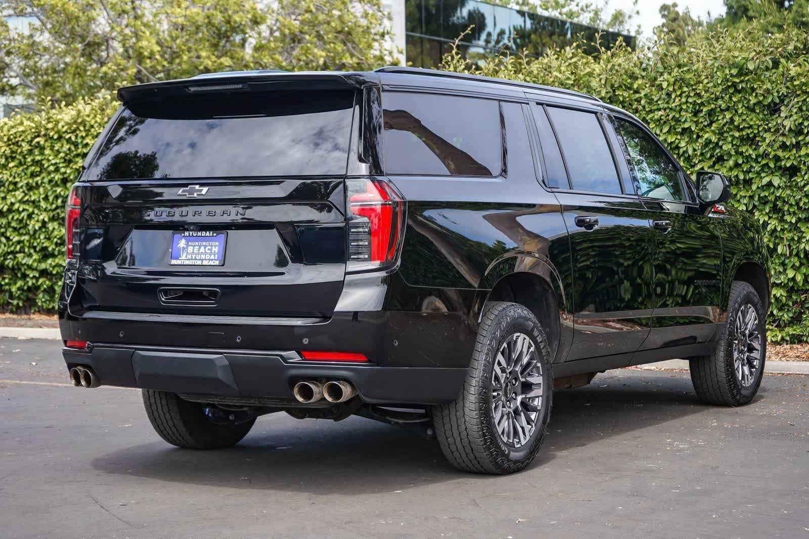 Used 2025 Chevrolet Suburban Z71 AWD/4WD image 6