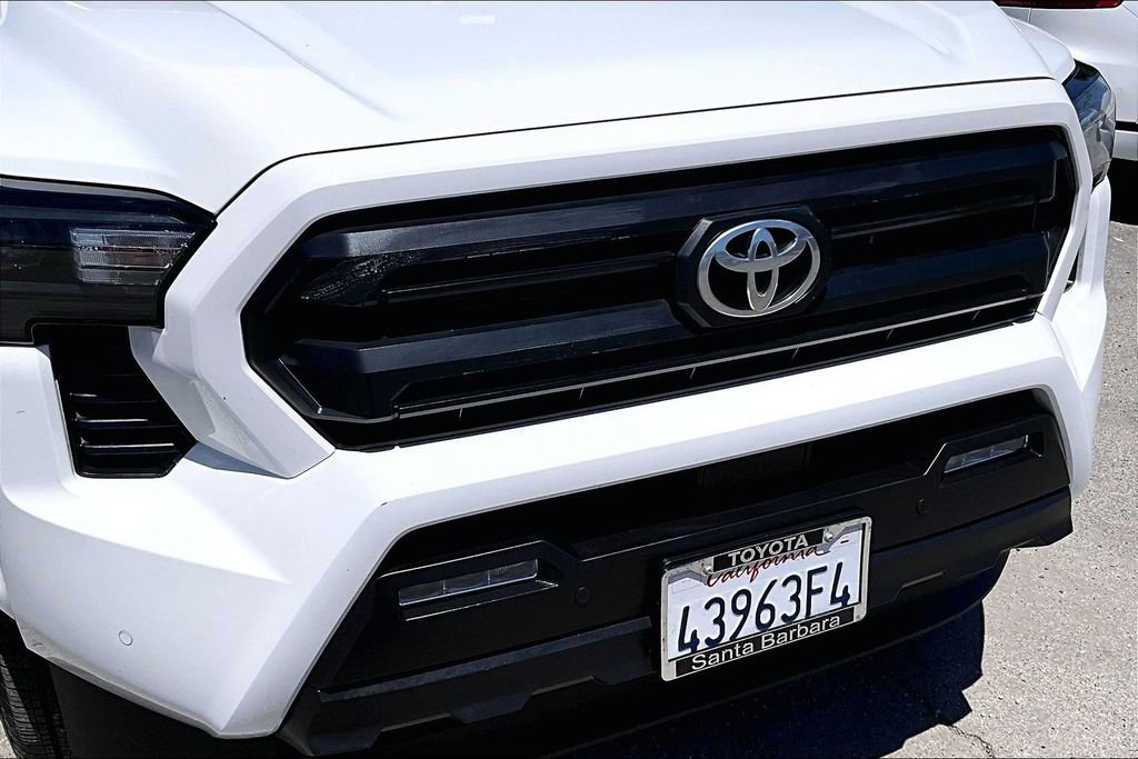 Certified 2025 Toyota Tacoma SR5 w/ SR5 Upgrade Package AWD/4WD image 33