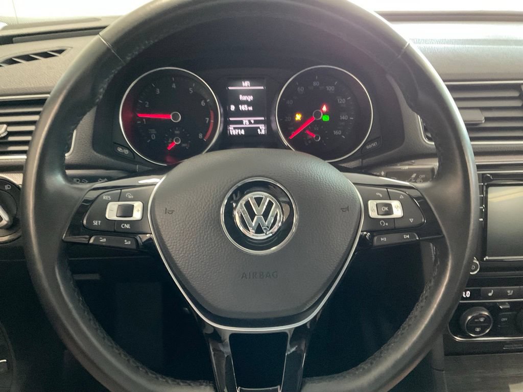 Used 2017 Volkswagen Passat 1.8T SE FWD image 11