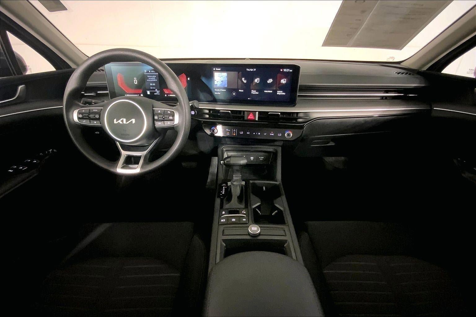 Used 2025 Kia K5 LXS FWD image 16