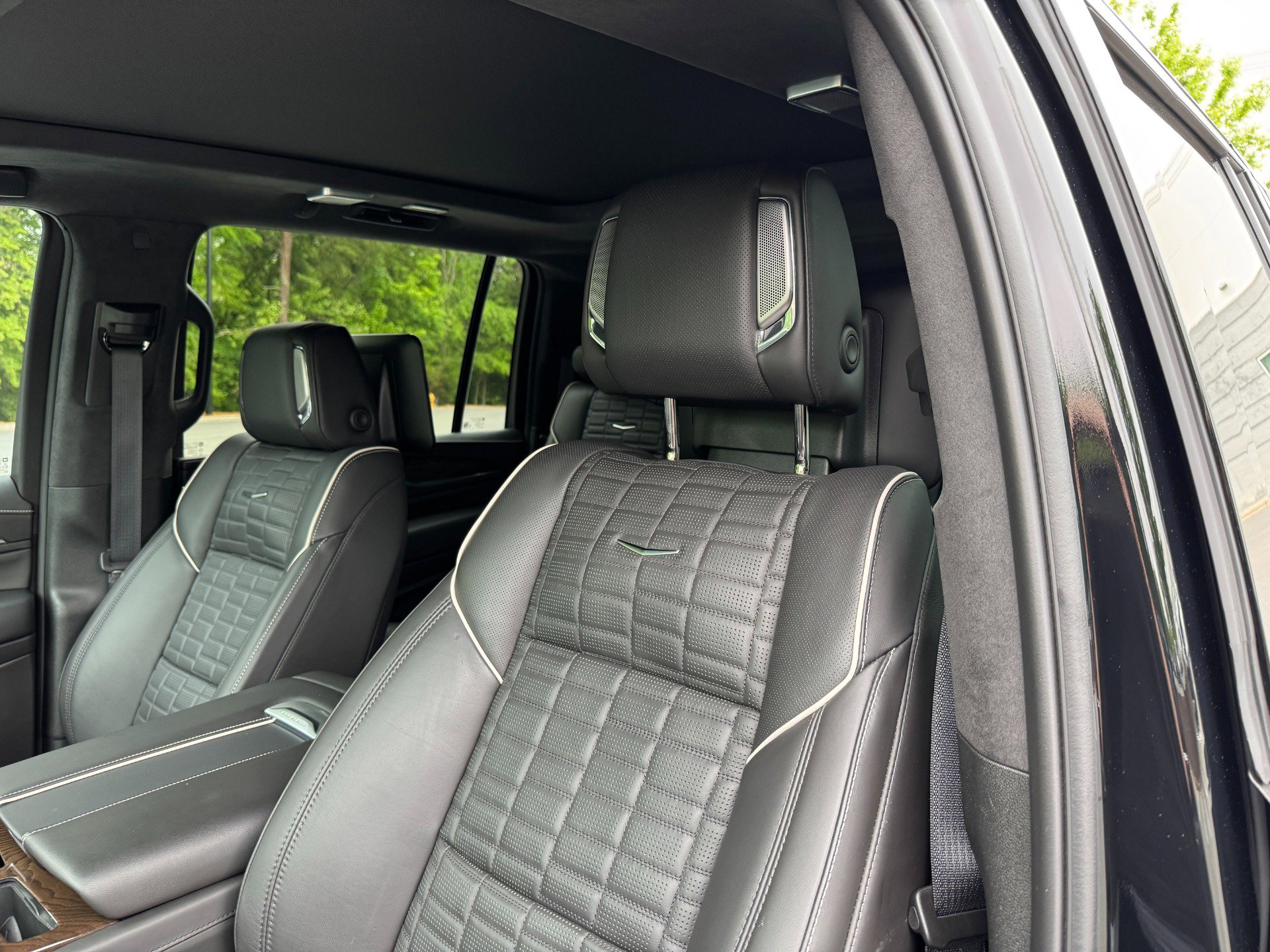 Used 2024 Cadillac Escalade ESV Sport Platinum w/ LPO, ONYX Package image 24