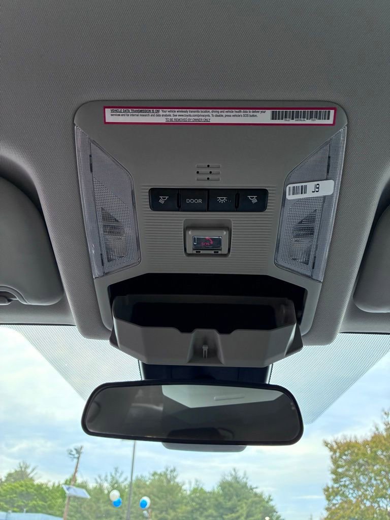 Used 2021 Toyota RAV4 LE AWD/4WD image 41