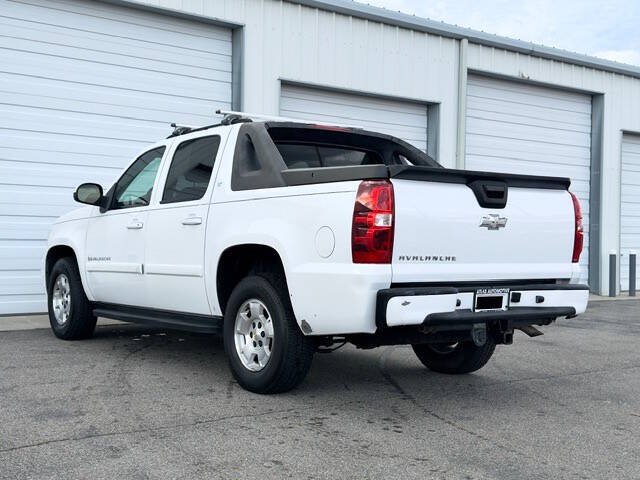 Used 2007 Chevrolet Avalanche LT AWD/4WD image 7