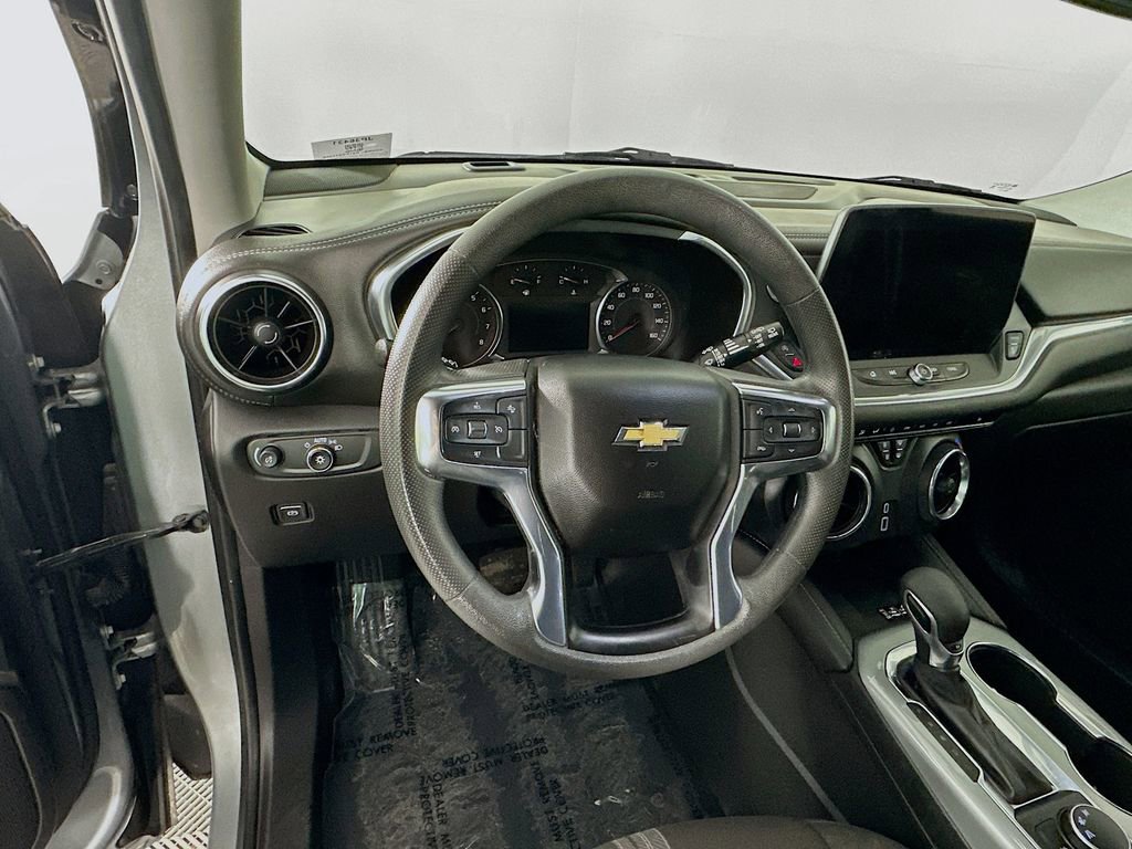 Used 2023 Chevrolet Blazer LT w/ Convenience Package FWD image 18