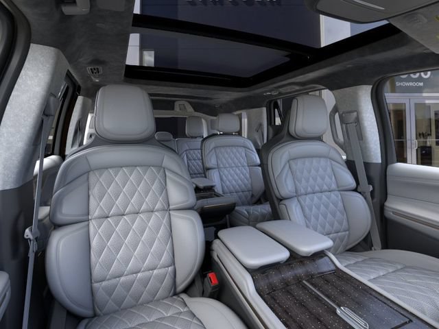 New 2026 Lincoln Navigator Black Label w/ Black Label Special Edition AWD/4WD image 10