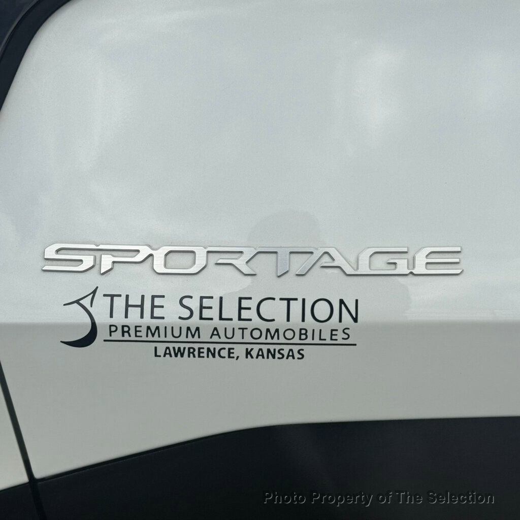 Used 2023 Kia Sportage LX FWD image 15