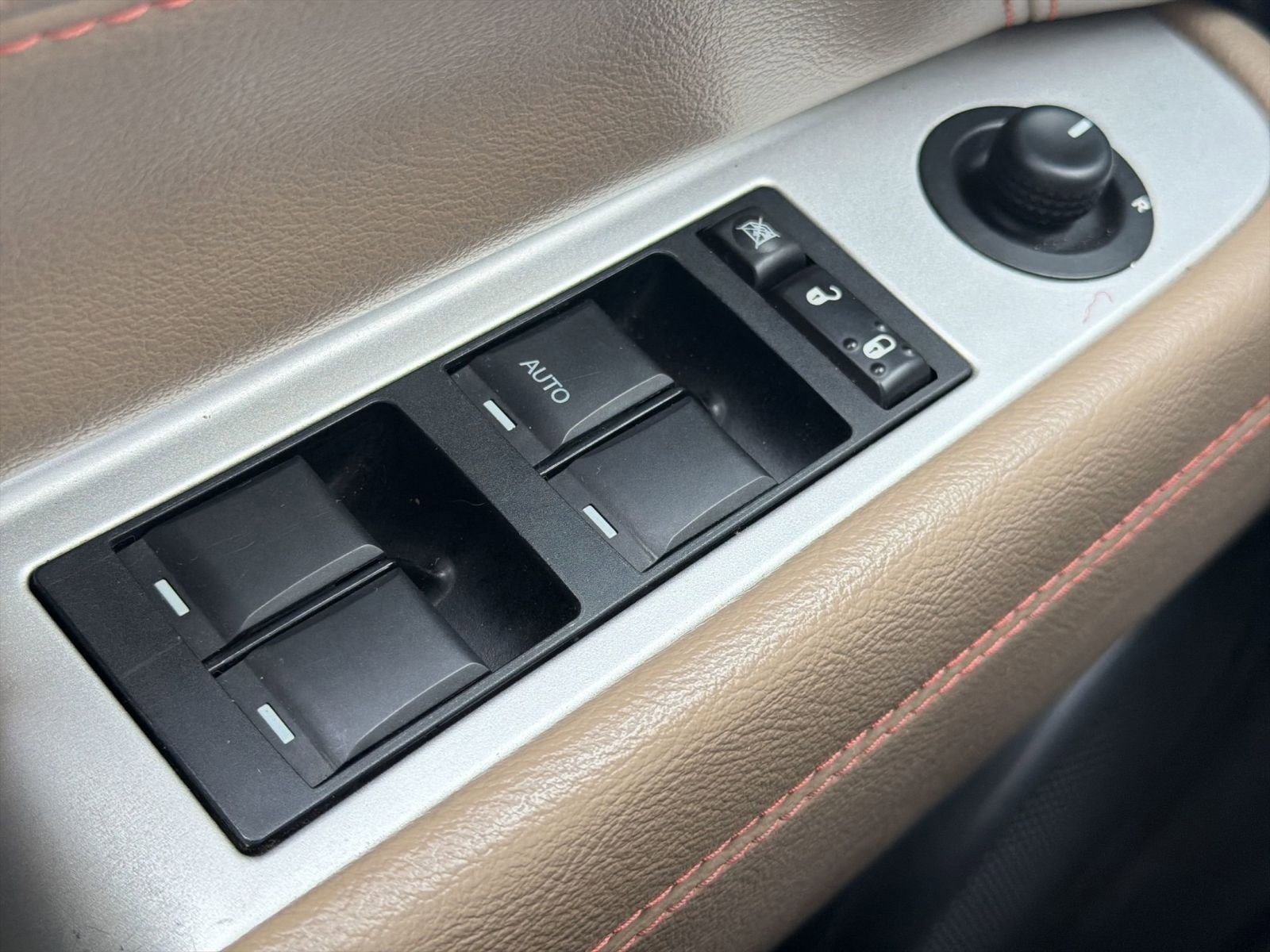 Used 2014 Jeep Compass Latitude w/ Sun/Sound Group image 23