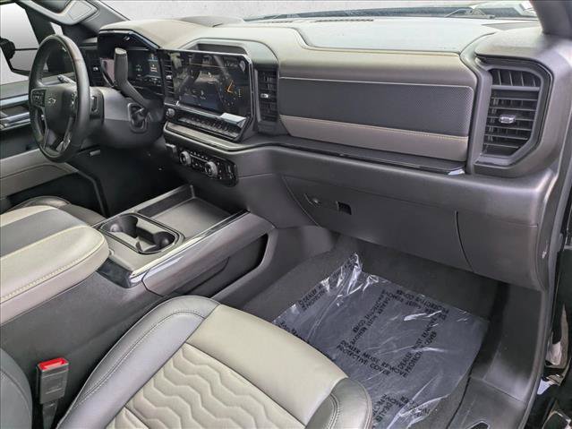 Used 2024 Chevrolet Silverado 2500 ZR2 w/ Technology Package AWD/4WD image 19