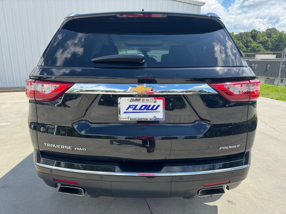 Used 2021 Chevrolet Traverse Premier AWD/4WD image 18