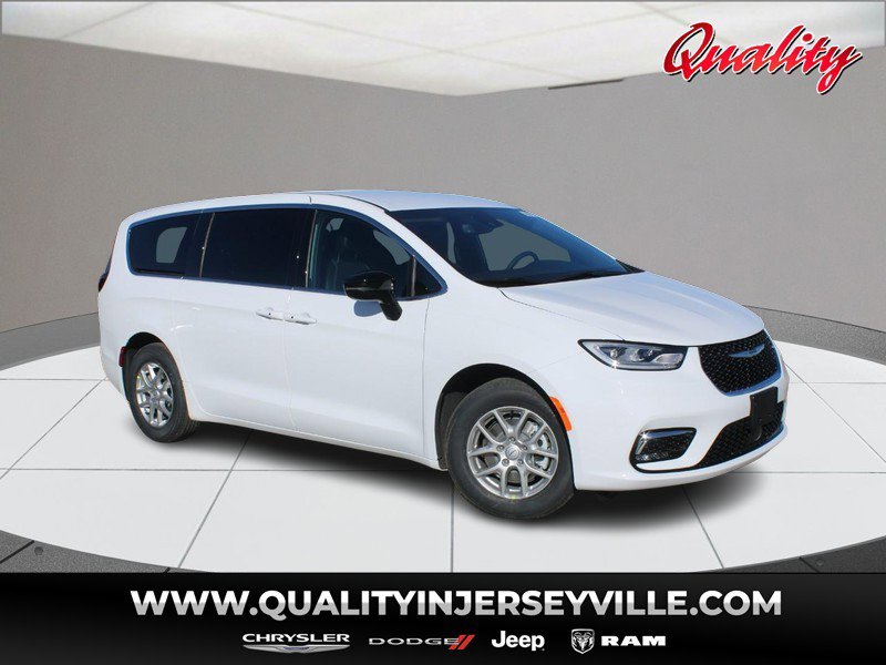 New 2026 Chrysler Pacifica Select