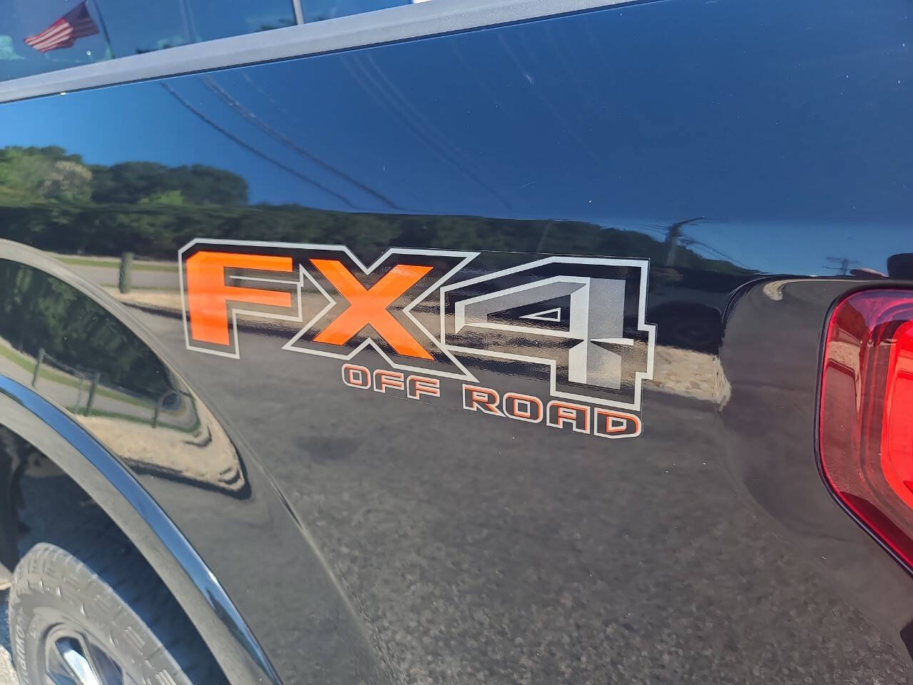 Used 2018 Ford F150 Platinum w/ Equipment Group 701A Luxury AWD/4WD image 9