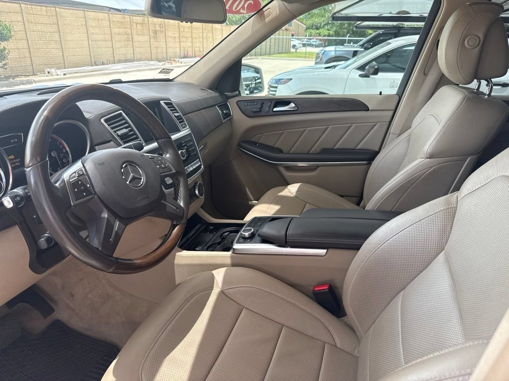 Used 2016 Mercedes-Benz GL 550 4MATIC image 8
