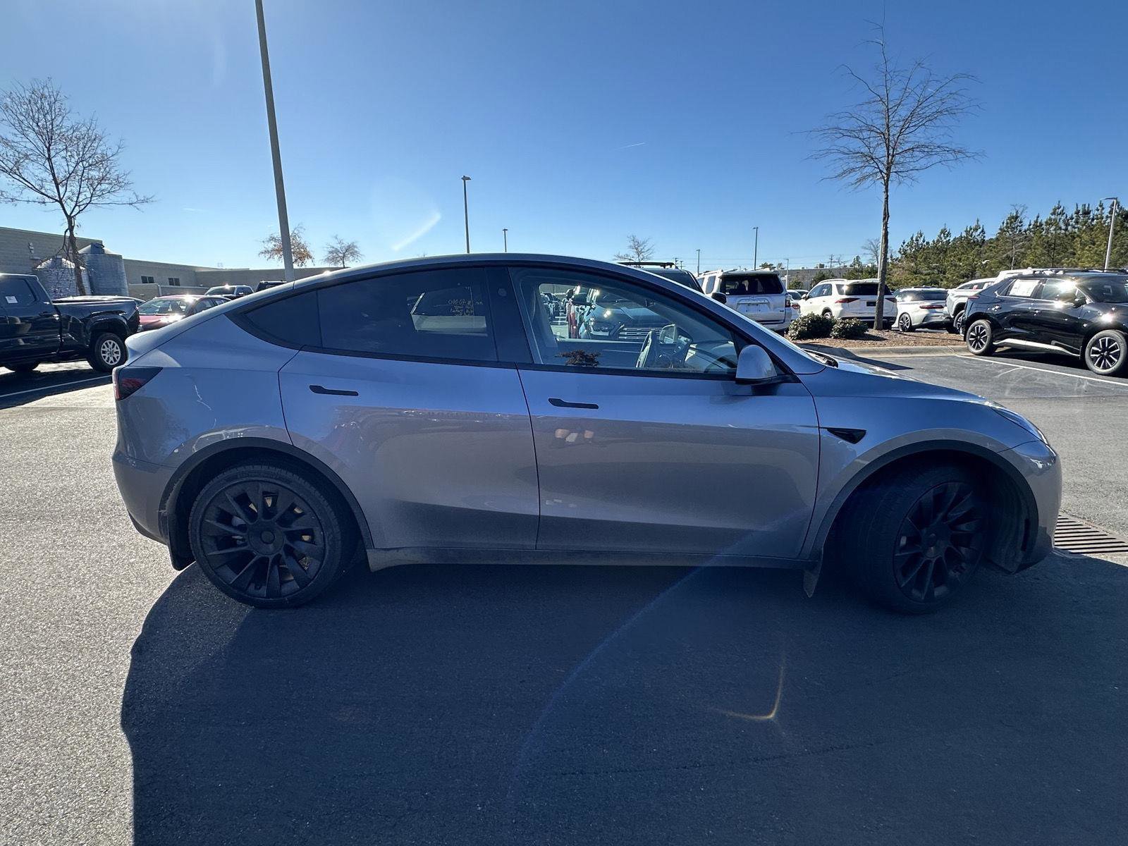 Used 2025 Tesla Model Y Long Range image 5