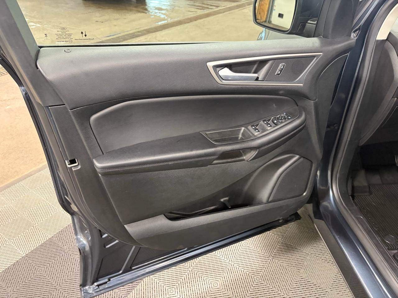 Used 2024 Ford Edge SEL w/ Convenience Package AWD/4WD image 22