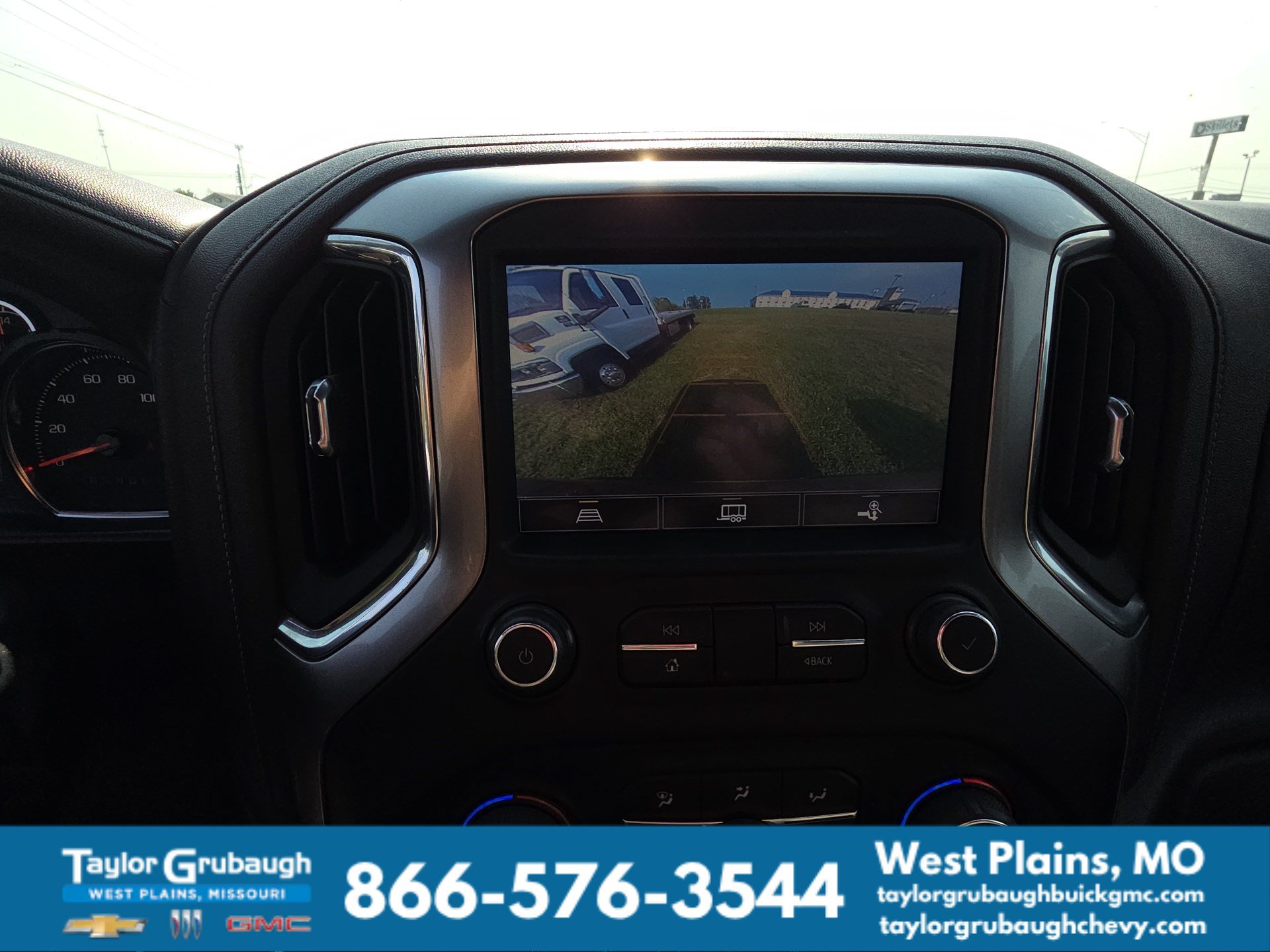 Used 2021 Chevrolet Silverado 1500 LTZ AWD/4WD image 12