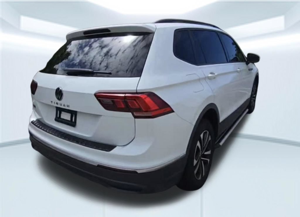 Used 2023 Volkswagen Tiguan S FWD image 2