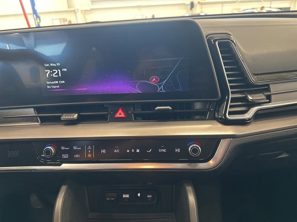 Certified 2024 Kia Sportage EX AWD/4WD image 10