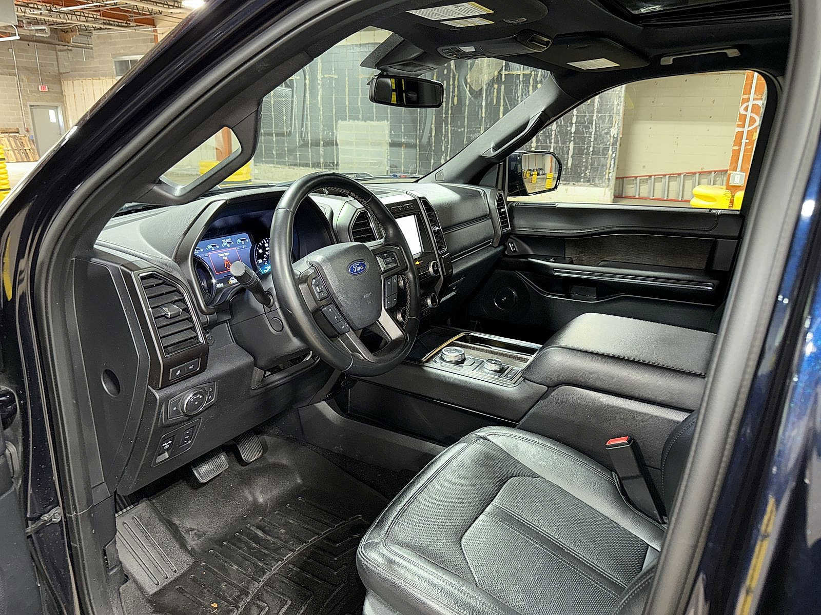 Used 2021 Ford Expedition Limited image 32