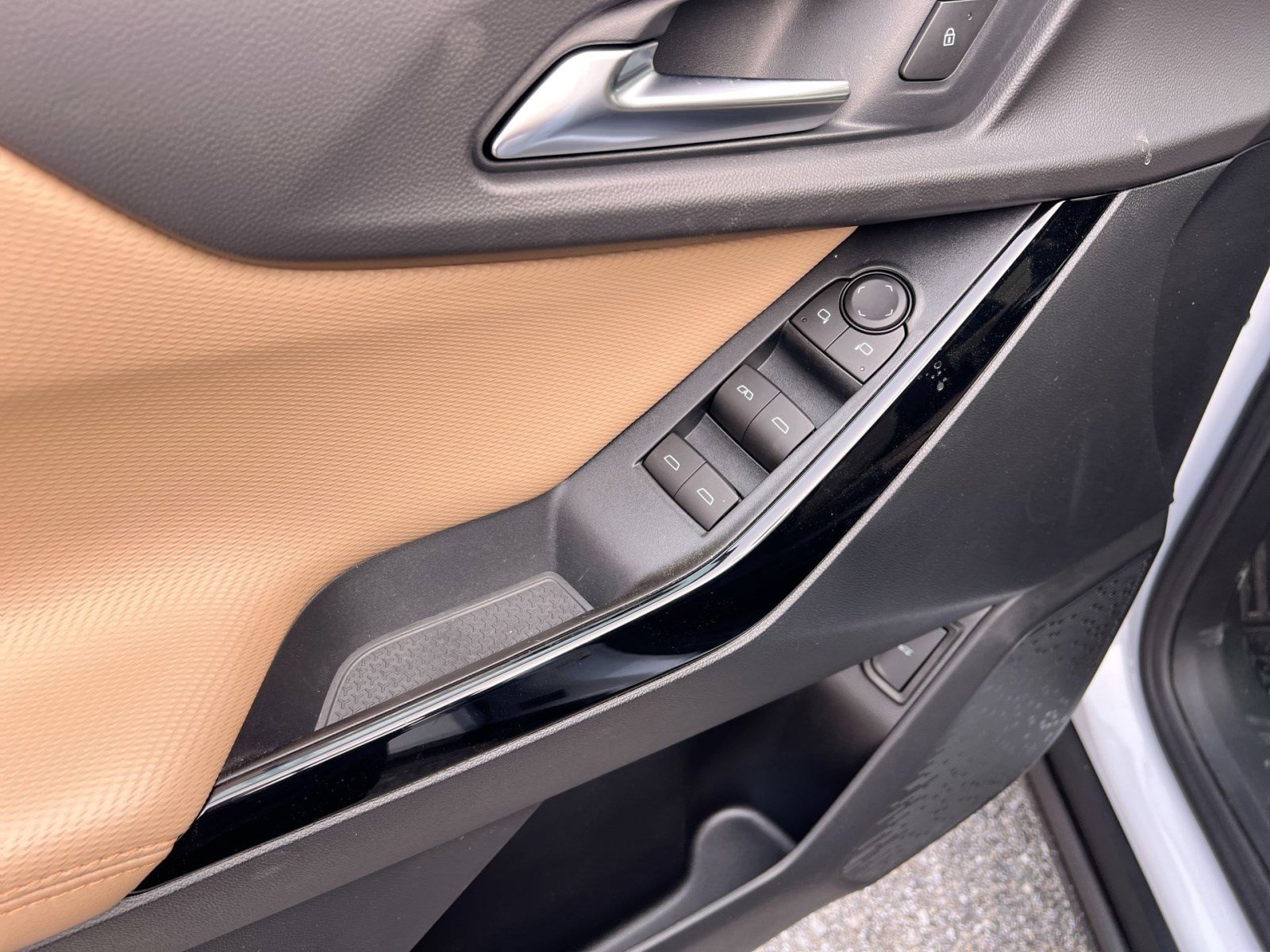 New 2026 Chevrolet Equinox ACTIV image 13