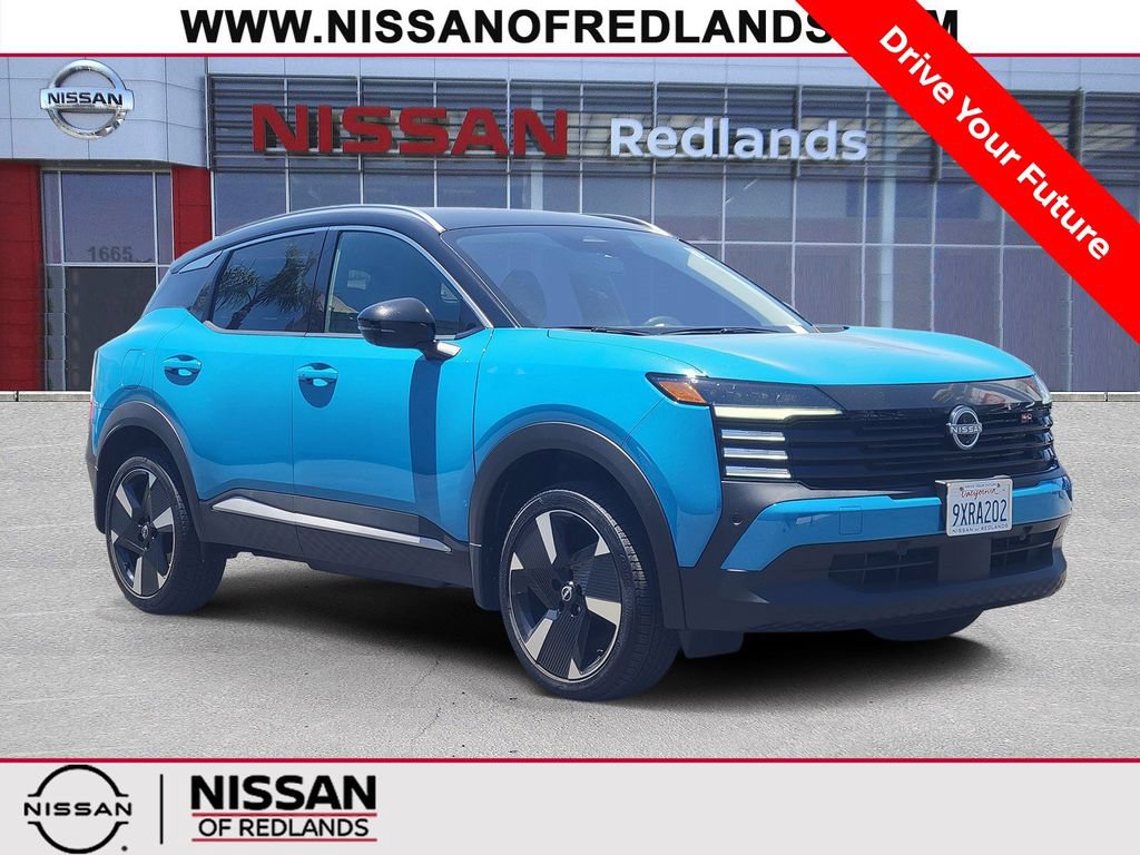 Certified 2025 Nissan Kicks SR FWD image 1