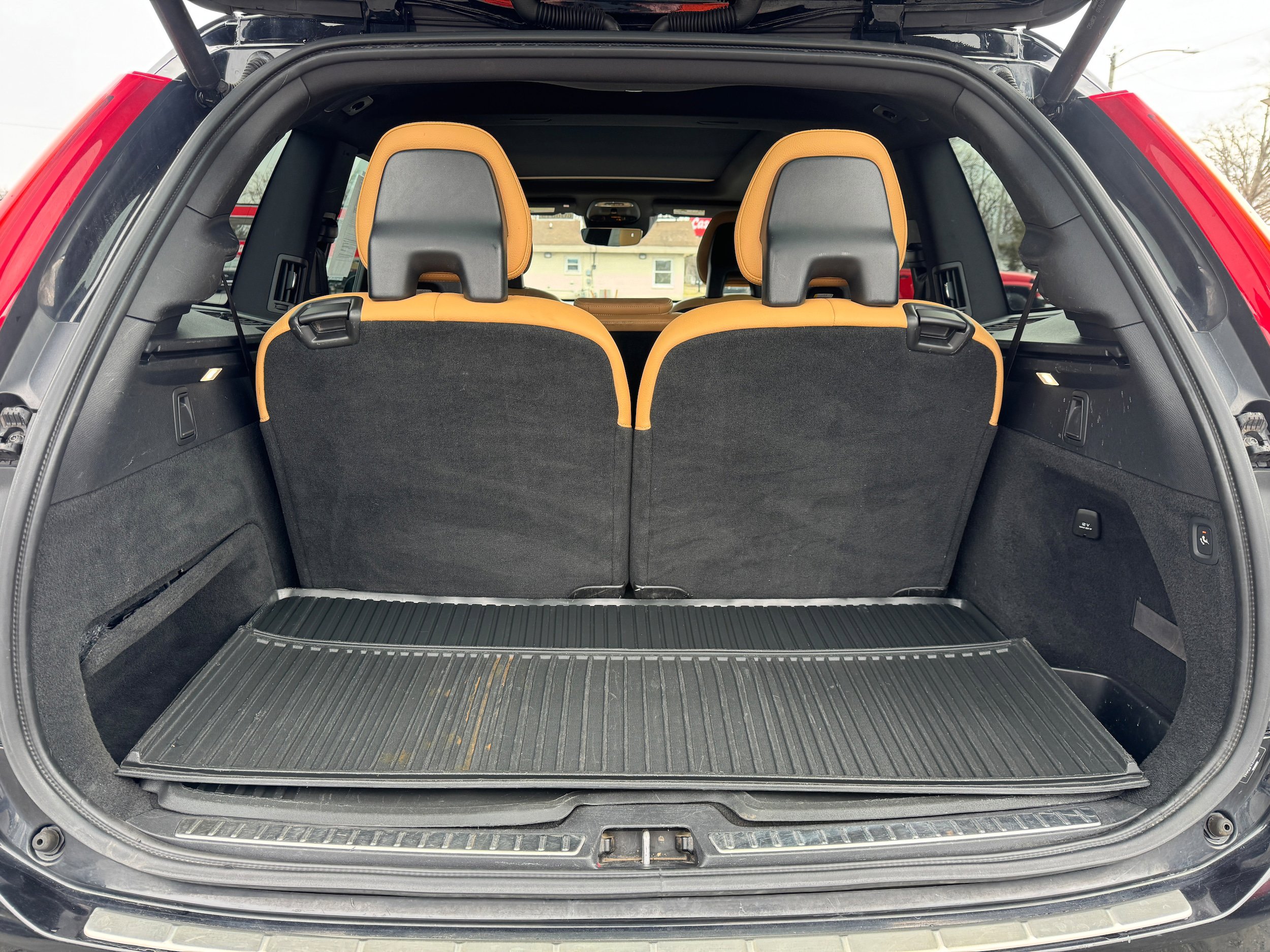 Used 2017 Volvo XC90 T6 Momentum w/ Vision Package AWD/4WD image 14