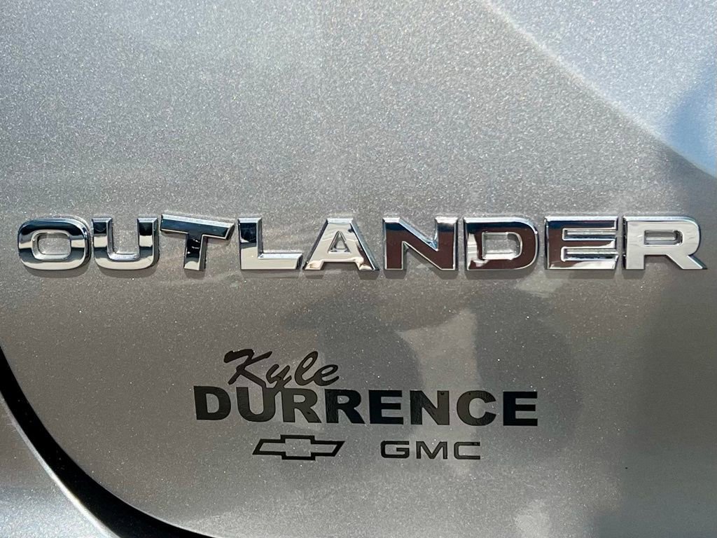 Used 2024 Mitsubishi Outlander SE image 14