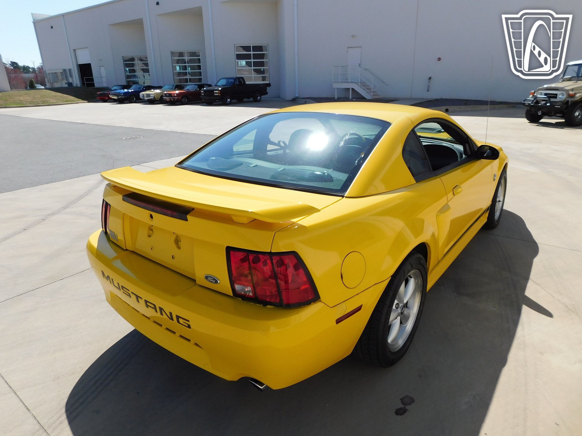 Used 2004 Ford Mustang Mach 1 RWD image 26