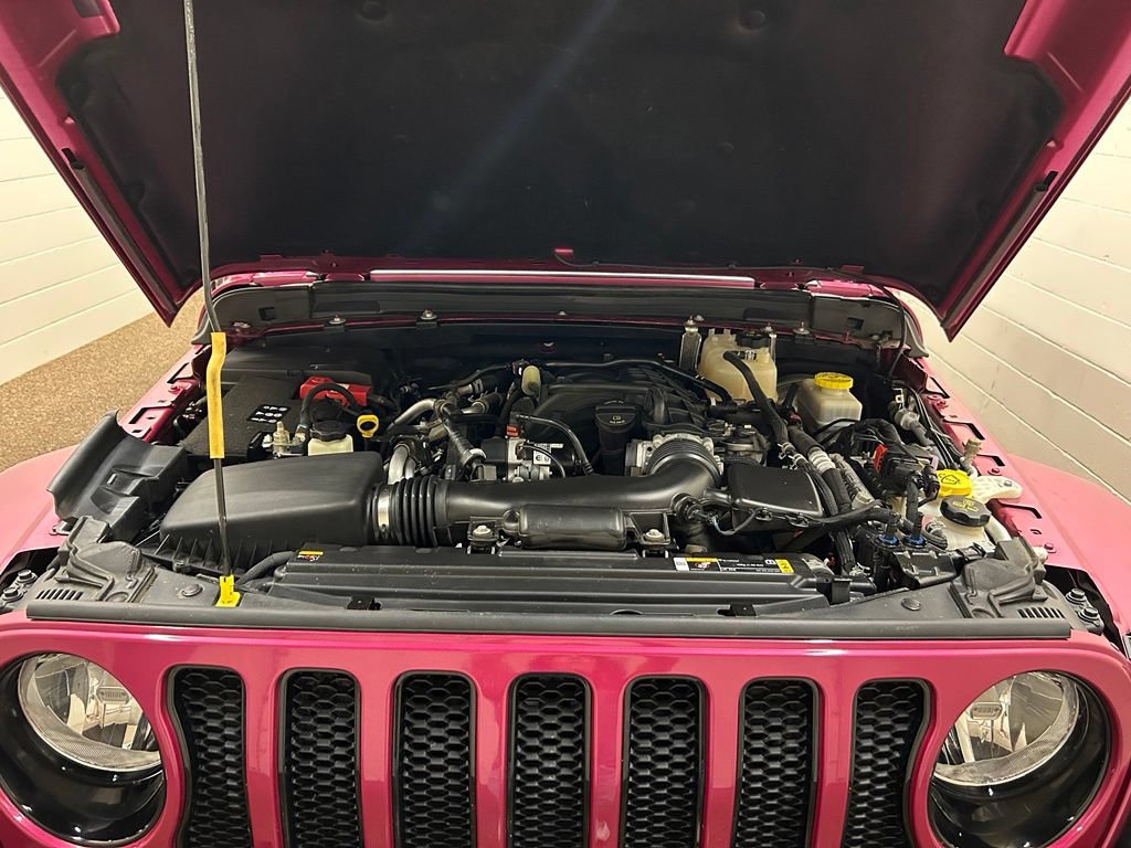 Used 2022 Jeep Wrangler Unlimited Sahara AWD/4WD image 12