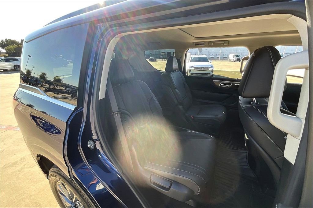 Certified 2025 INFINITI QX80 Pure image 36