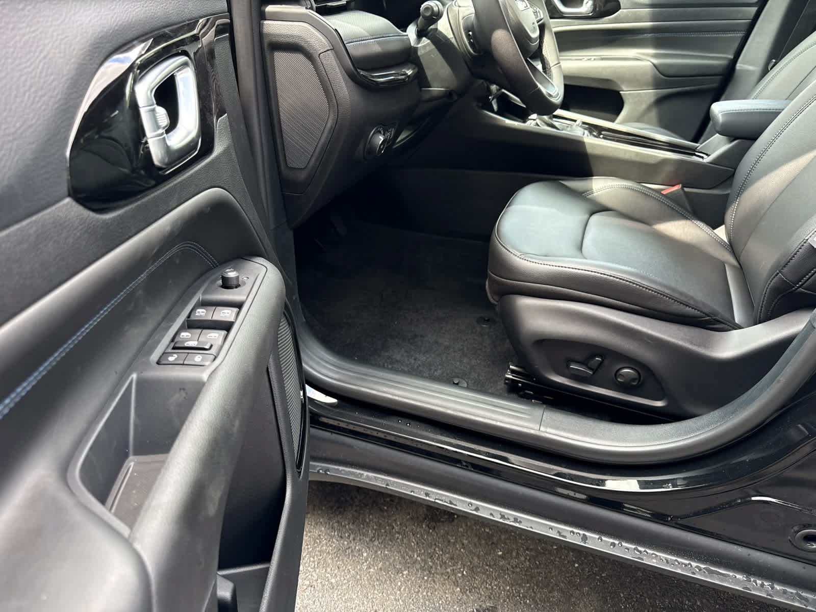 New 2026 Jeep Compass Limited AWD/4WD image 12