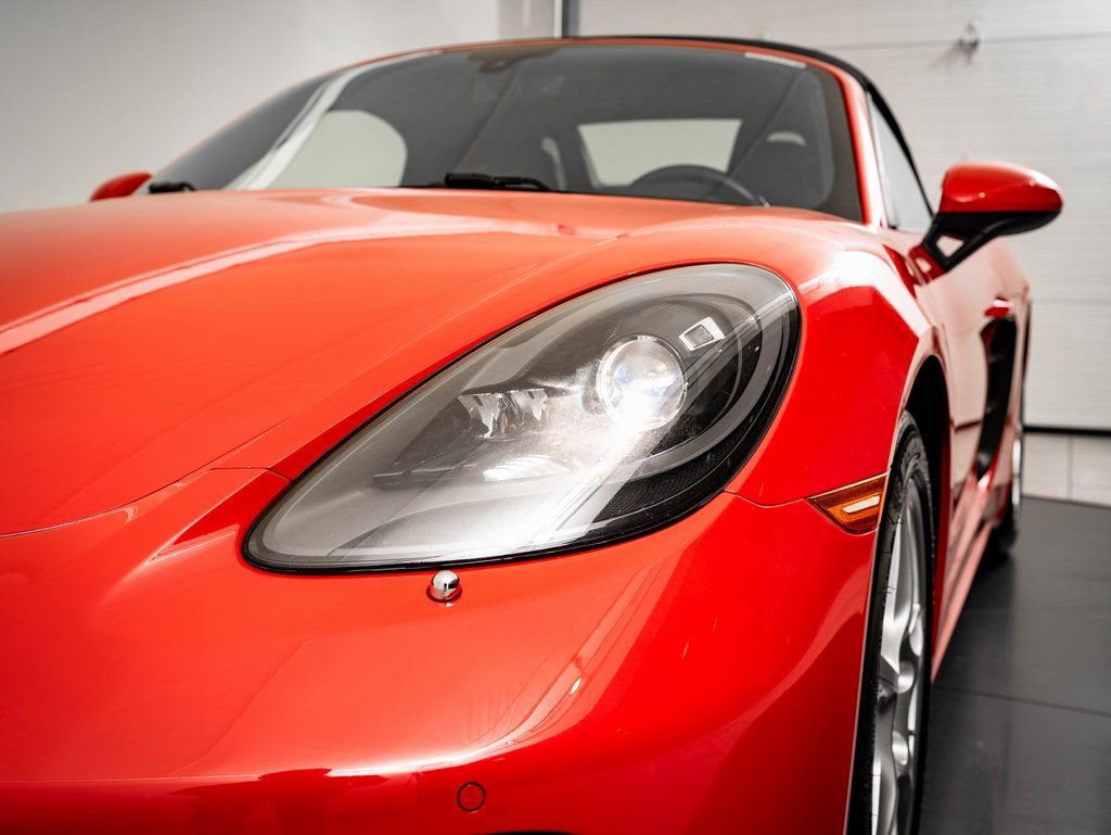 Used 2021 Porsche 718 Boxster image 14