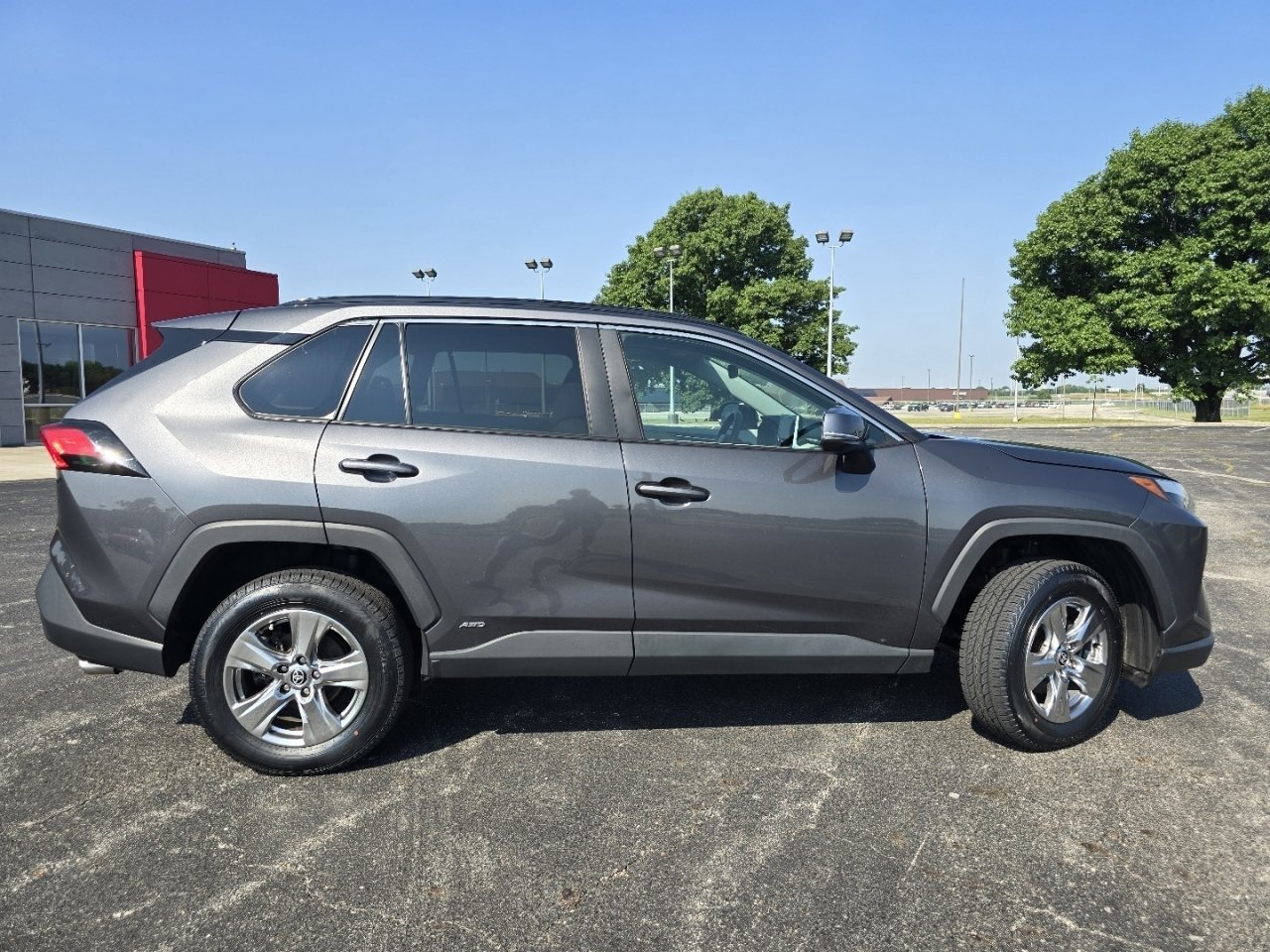 Certified 2023 Toyota RAV4 XLE w/ XLE Grade Weather Package AWD/4WD image 17