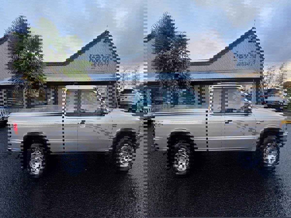 Used 1997 MAZDA B-Series Pickup 4x4 Cab Plus B4000 image 5